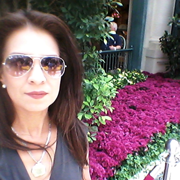 Meet your Posher, Vanessa - Picture 2 of 5